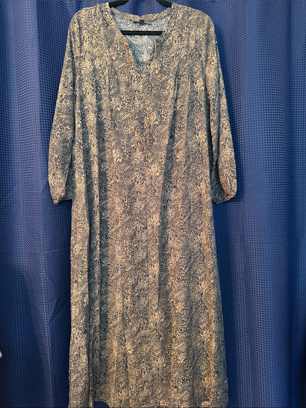 V-Neck Long Sleeve Maxi Dress in Navy and Beige Print